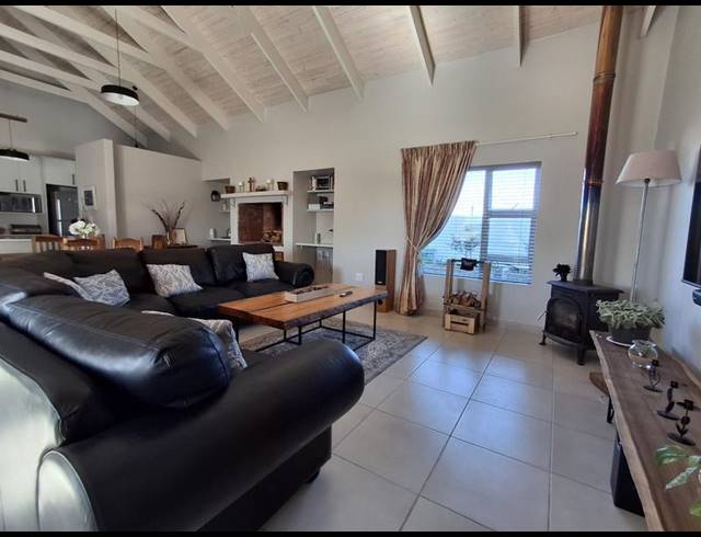 3 BEDROOM HOUSE FOR SALE IN BRITANNIA BAY